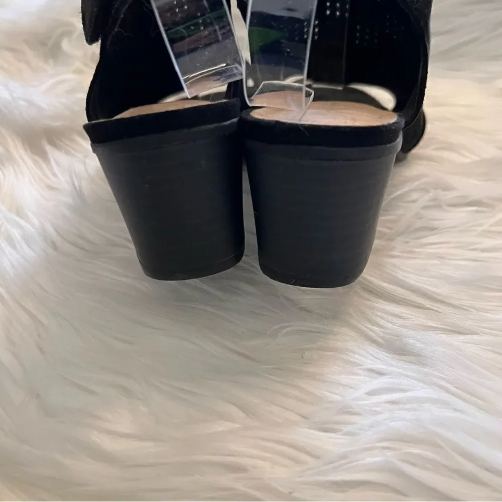 Vintage 7 Eight Lara Sandals Black Size 6.5 Faux Suede Cut Outs Heel